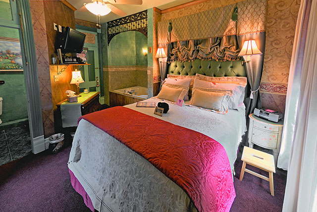 Grandma Bells Room - Lanesboro, MN